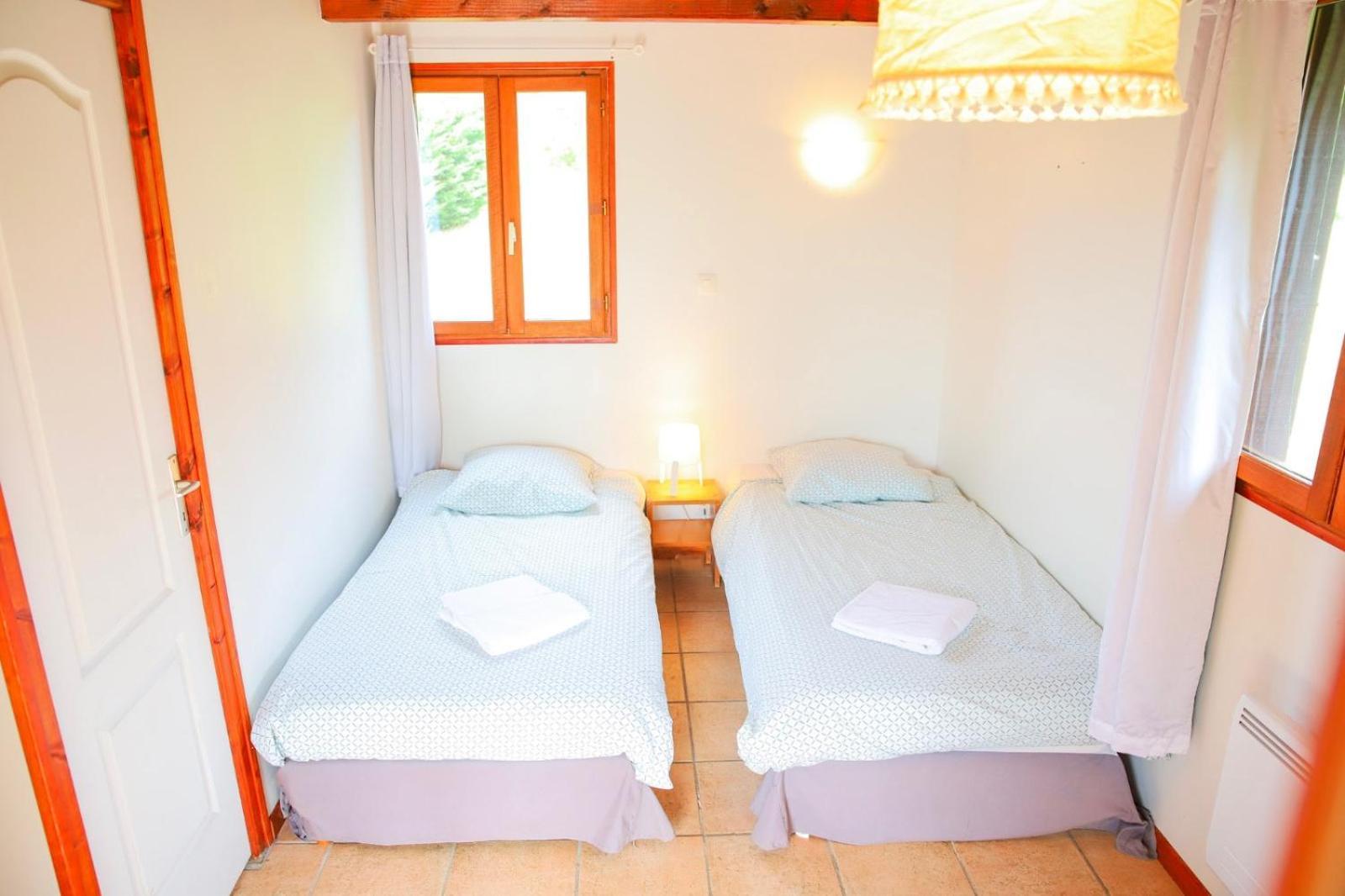 Les Cabanes Parisiennes - Chalets 1H30 From Paris - 62P Sainte-Geneviève-des-Bois Εξωτερικό φωτογραφία