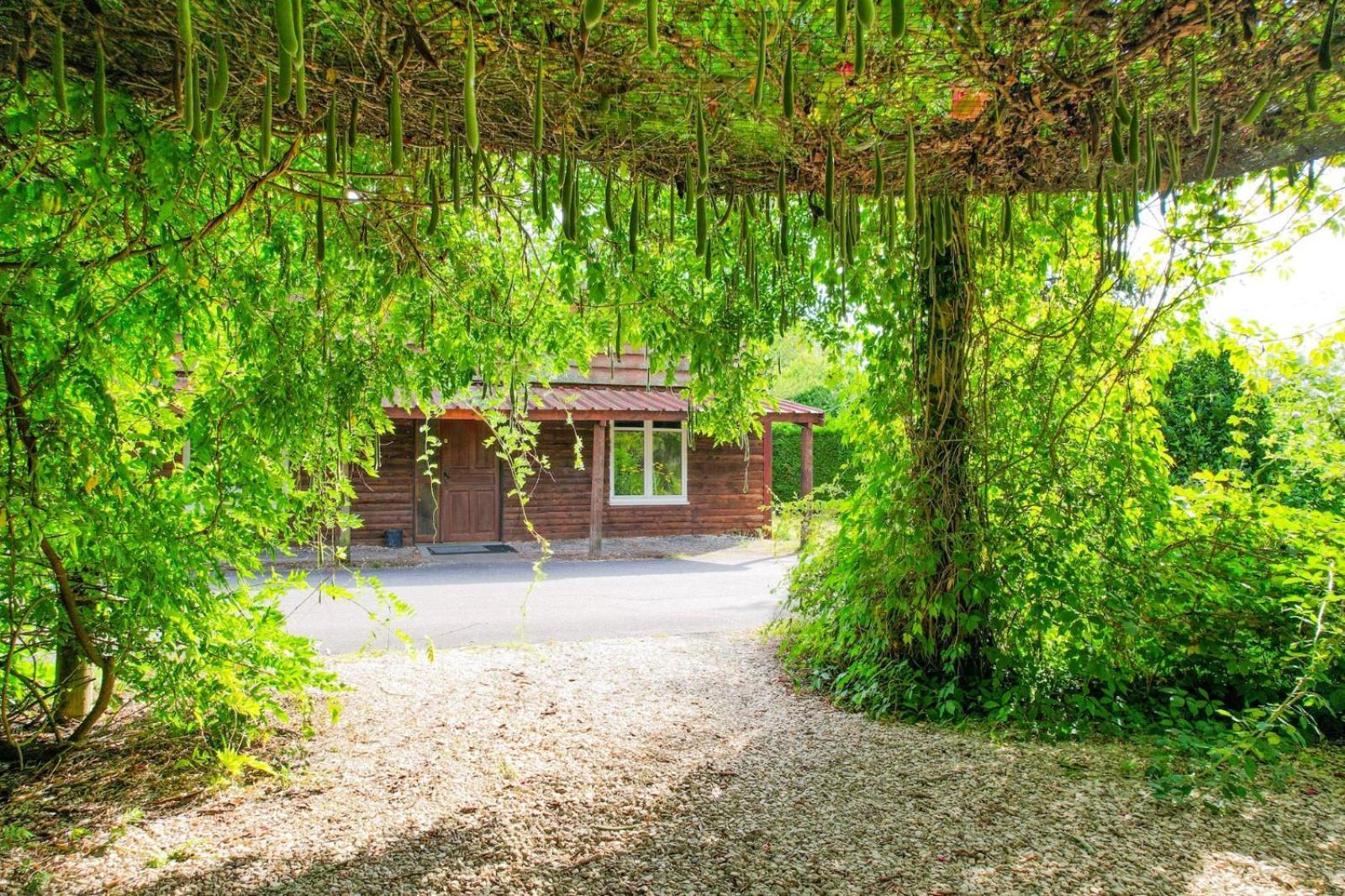 Les Cabanes Parisiennes - Chalets 1H30 From Paris - 62P Sainte-Geneviève-des-Bois Εξωτερικό φωτογραφία