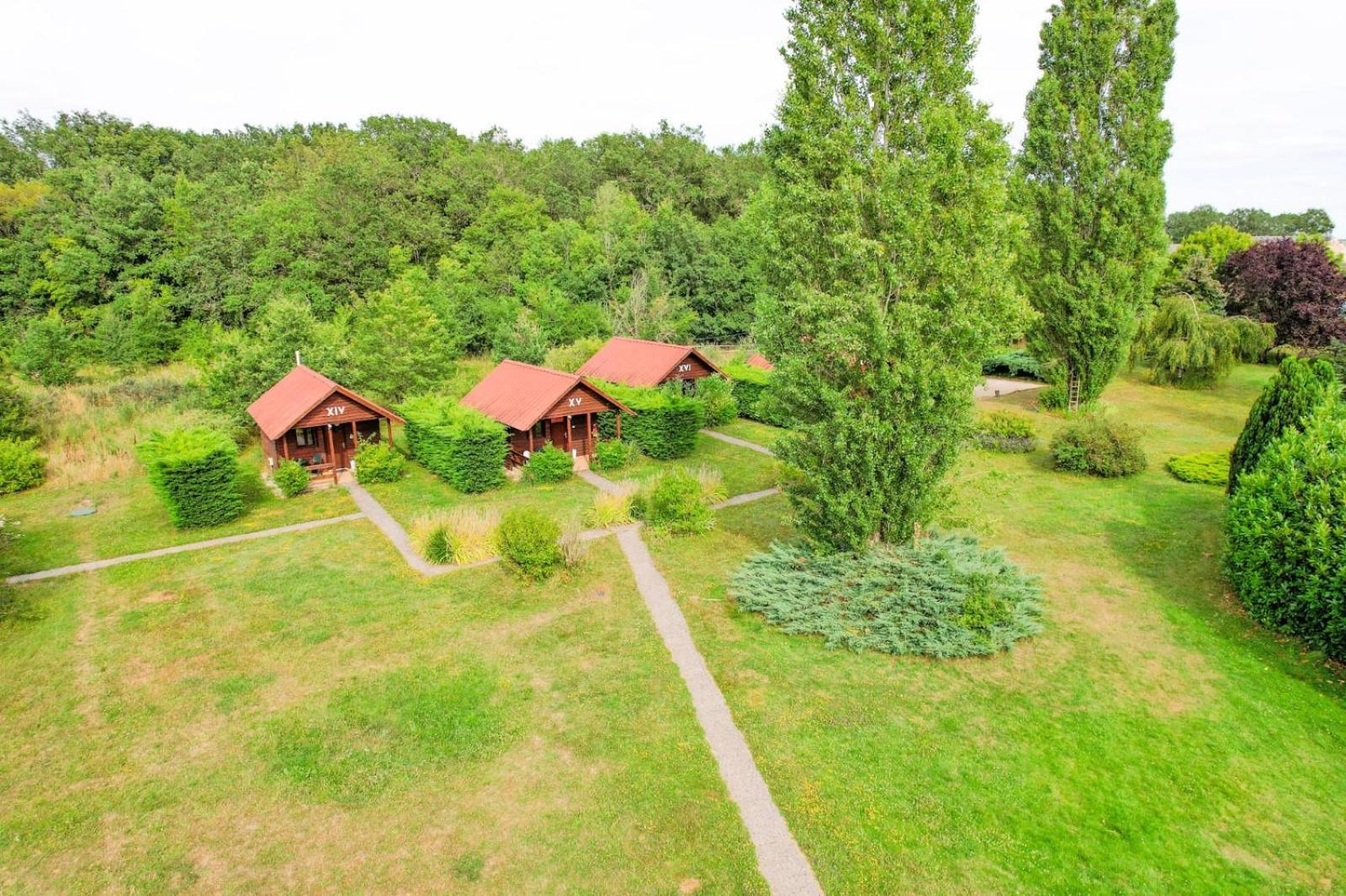 Les Cabanes Parisiennes - Chalets 1H30 From Paris - 62P Sainte-Geneviève-des-Bois Εξωτερικό φωτογραφία